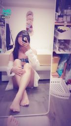 janicee : 抱著膝蓋🌸
剛好擋住胸部👀
短褲消失的坐姿💗
性感挖空藏不住的性感💙
牛仔布不只是休閒💋
挖空的馬甲⭐
私訊我「解開」,獲得解開胸口釦子的福利影片😈
sexy denim💚
#長髮 #黑髮 #sexy #短褲 #氣質 #襯衫 #馬甲 #鎖骨 #深V #低胸 #赤腳 #美腿 #性感 #腳趾 #指甲油 #裸足 #黑框 #粗框 #眼鏡 #挖空 #腳底