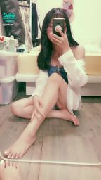 janicee : 摸摸腿♥️
胸口的性感挖空👀
牛仔布不只是休閒💙
挖空的馬甲⭐
私訊我「解開」,獲得解開胸口釦子的福利影片😈
sexy denim💚
#長髮 #黑髮 #sexy #短褲 #氣質 #襯衫 #馬甲 #鎖骨 #深V #低胸 #赤腳 #美腿 #性感 #腳趾 #指甲油 #裸足 #黑框 #粗框 #眼鏡 #挖空