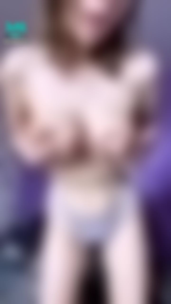 simphonia : Liking nipples🙈