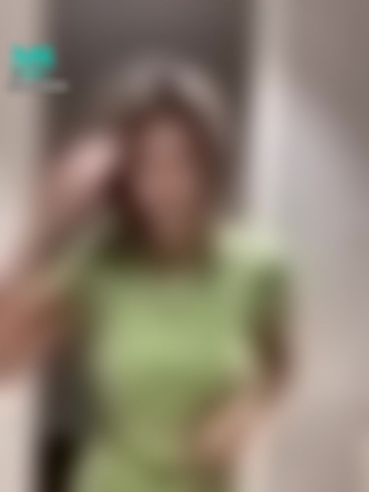 lonelymeow : Who wants to lick my huge chinese boobs?😊⚽️⚽️
