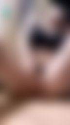 tizzybb : 緩緩將雙腿打開…🙈🙈接著把小內內拉緊..是哥哥喜歡的白虎嗎🥰🥰
#色情 #誘惑 #挑逗 #腿開開 #騷 #白虎