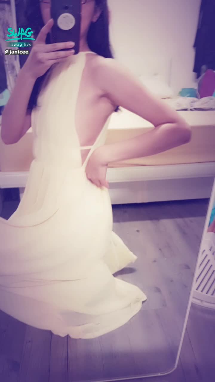 janicee : 把背面調整好了♥️
裡面沒穿內衣的側露衣😈
胸口挖洞的新衣服🌹
這一件也是側邊露側乳的設計😈
sexy peek👀
#長髮 #黑髮 #sexy #長褲 #氣質 #高跟鞋 #美腿 #性感 #黑框 #粗框 #眼鏡 #腋下 #側乳