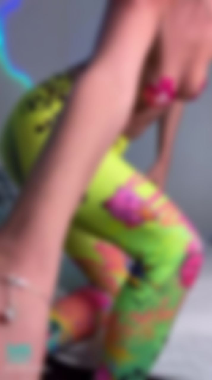  : jerking off a huge dildo in leggings