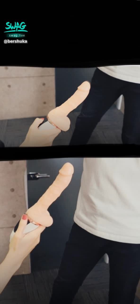 bershuka : 🔞茉茉長片推薦🔞 失格の女教師👠

傳送門 https://5w.ag/qDdwB2DfLdyGY2mu6

女教師發現男同學偷帶情趣玩具來學校上課，一怒之下把男同學叫到辦公室詢問！
女教師原本想通知家長，但在仔細看到玩具的真面目後，引出了她內心深處的渴望...💦
白皙美腿教師深深發現了自己淫蕩的一面，要男同學幫她......
穿著高跟鞋，屁股翹高高被從後方插入，太爽了...淫水一直流......💦

解鎖🔓按讚👍截圖，濕訊茉茉即得大尺㊙️㊙️淫片！