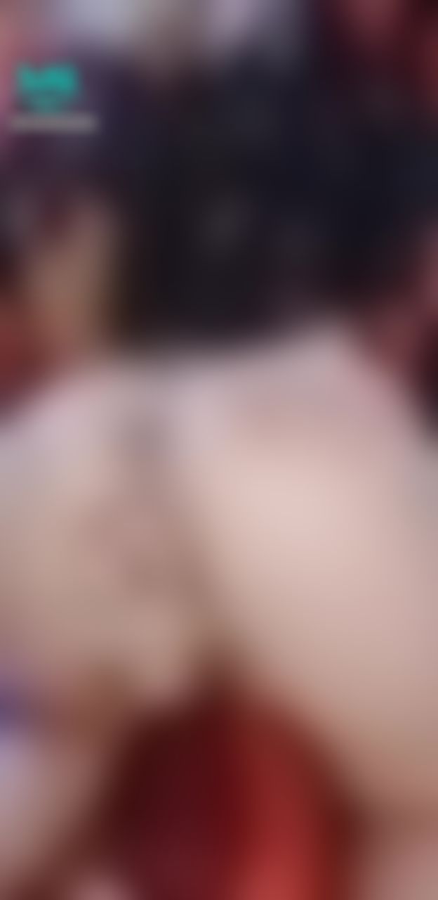 dirtymommy : doggie show pussy and asshole
