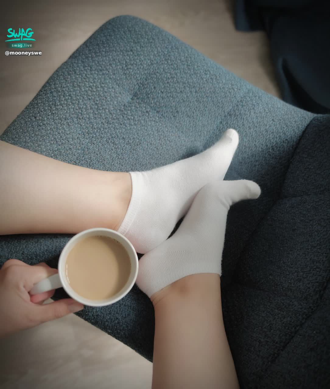 mooneysweety : morning coffee 😋