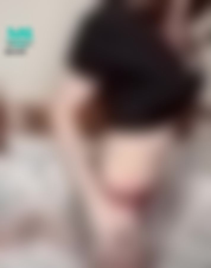  : 紅紅的小褲褲⋯後X的部分🤭

#性感 #可愛 #誘惑 #奶 #臀 #內衣褲
