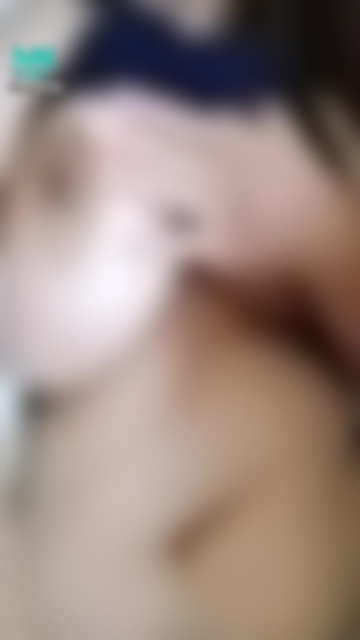  : 奶頭敏感的馬上激凸惹🔥好色🤤
這奶型你給幾分呢🤔

#巨乳 #騷樣  #露出 #露點 #暈暈