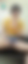 kikilinbabe : 邊含棒棒邊從褲縫裡掰粉穴騷不騷