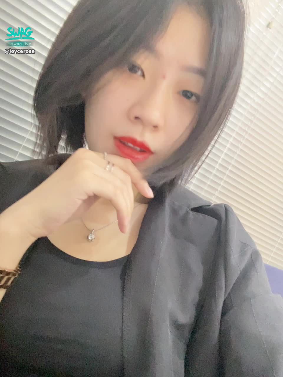 joycerose : 是不是想繼續看下去呀😈後續還有兩部😝😝


只要私訊以下每位寶貝說「我是914派來的小天使」
截圖回傳給我即可獲得1⃣️部後續影片啦💞
@miumiulin
@rabbit_ling
@cicicutie