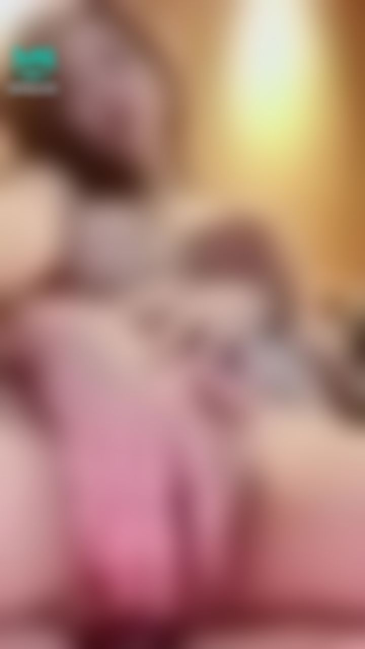 ladyyuan : 與彤恩 ktv 4p大戰粉絲哥哥🔥

特寫哥哥玩我鮑魚的畫面⋯
坐在哥哥肉棒上好舒服喔😏
硬到不行啦⋯