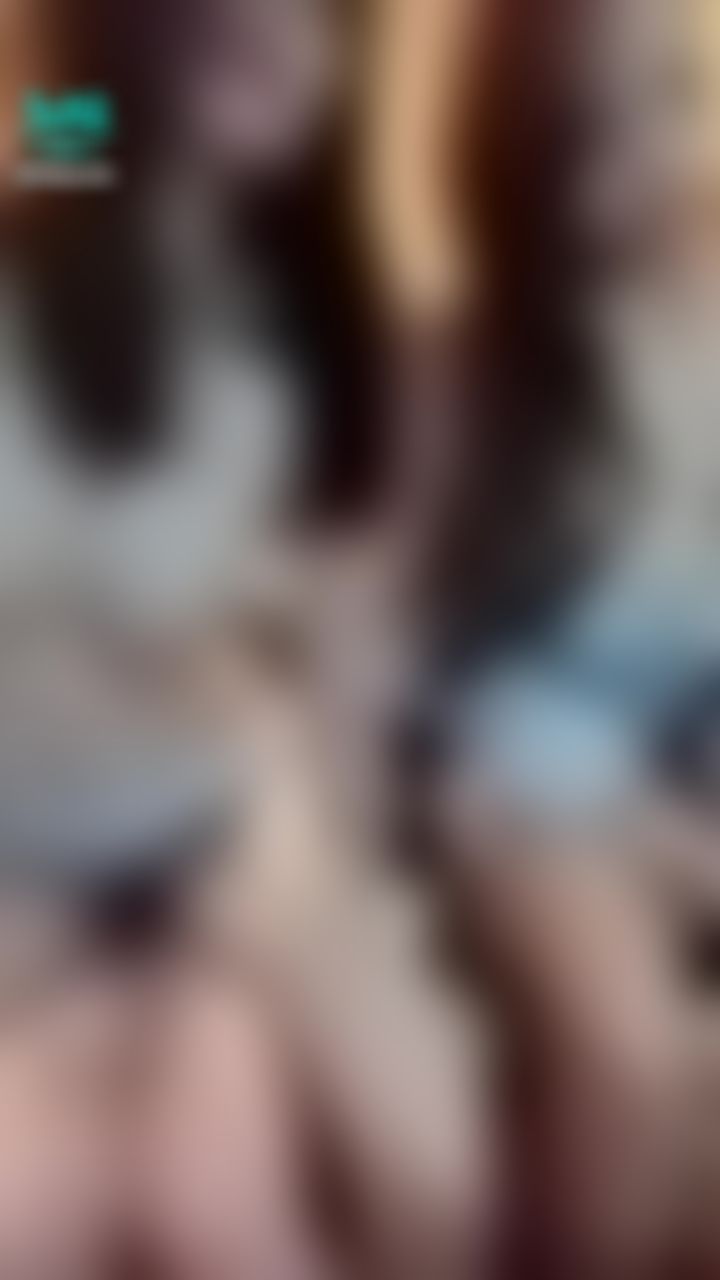 ladyyuan : 與彤恩 ktv 4p大戰粉絲哥哥🔥

一起女上位騎乘.
手機都快拿不了了⋯
真的太淫蕩太騷了！會秒射吧