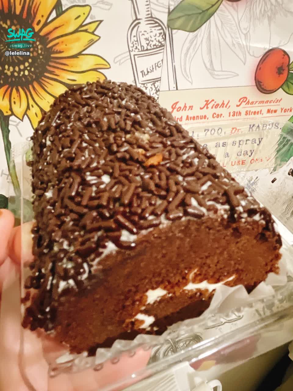  : This period is allowed 😌😌😌😌
My favorite chocolate cake
I'm going to exercise for balance tonight.