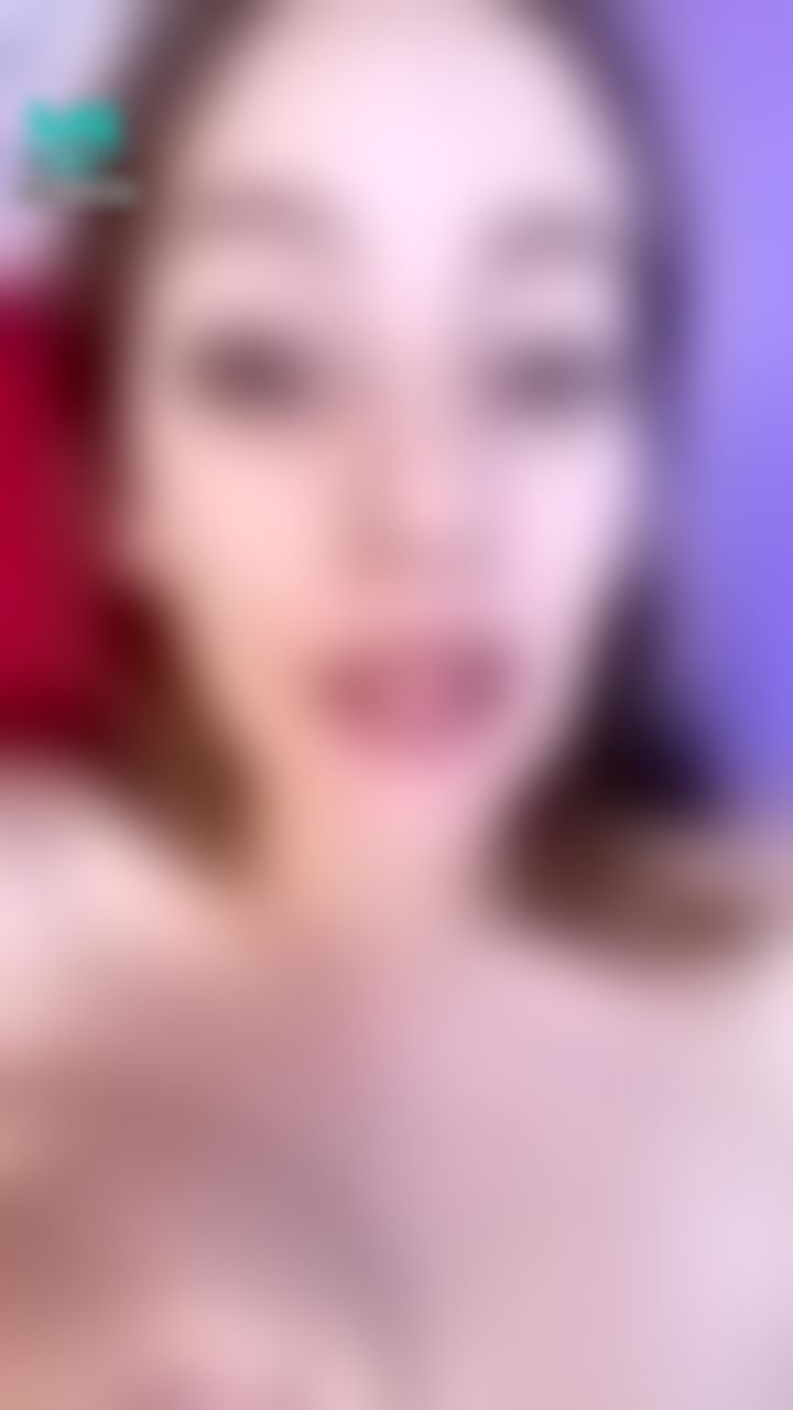 simphonia : I'm biting a nipple🤪
