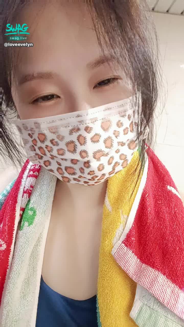 loveevelyn : 砍掉重練真的不是開玩笑的，逼你們看一下伊伊的爆汁流汗😵‍💫😵‍💫😵‍💫