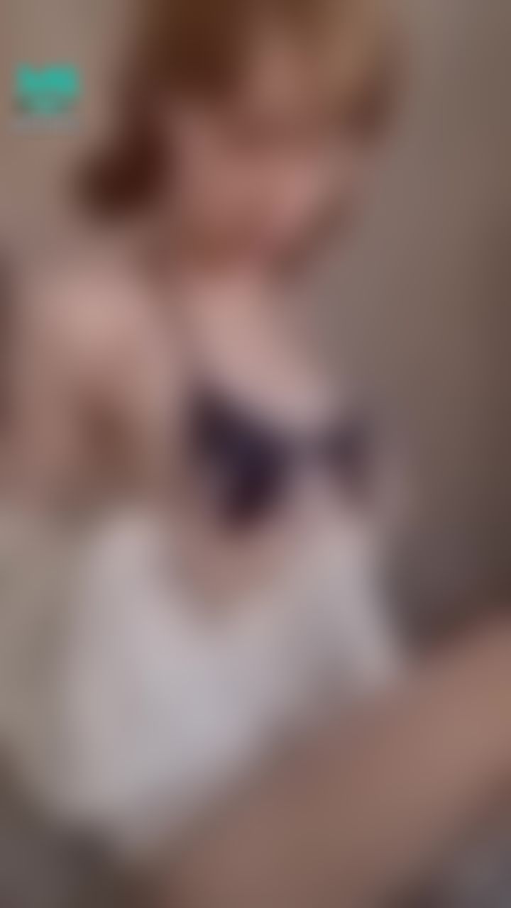cartiernn : 🌹露臉素顏～實拍（必解）摸著自己柔軟的胸部和奶頭，哥哥們也想摸嗎❤️
#露臉 #實拍 #呻吟 #性感 #情趣