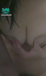sweetbooboo : 想要射了嗎?可以噴在我的奶上喔⋯⋯
