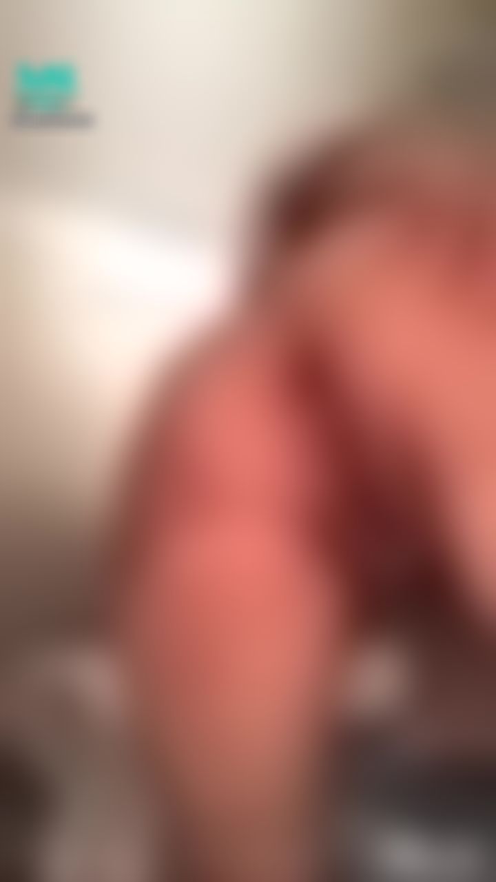 j**********a : 我這樣面對你的臉把肛門還有穴穴一起打開，你想要從哪裡進入？