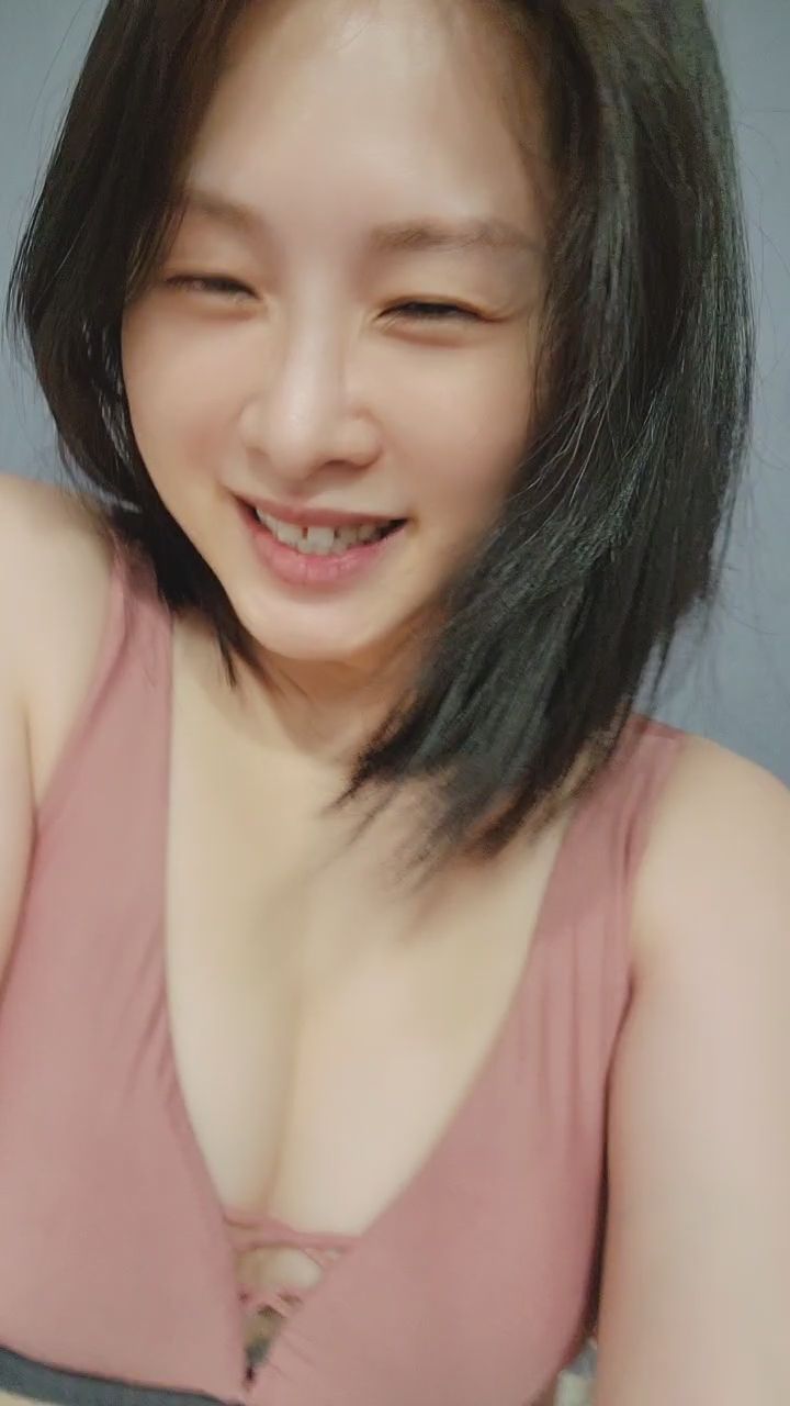  : Please underwear control brother ~ ignore Yiyi's narration 😅😅😅