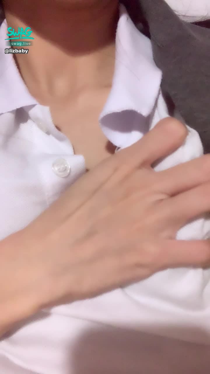  : Rubbing the chest in the ward
#揉胸 #露點 #乳頭 #奶頭