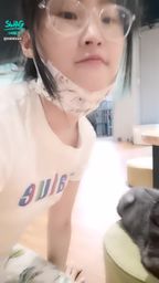 minicat : 女王大人鄙視我哈哈哈哈 想養這只喵喵~