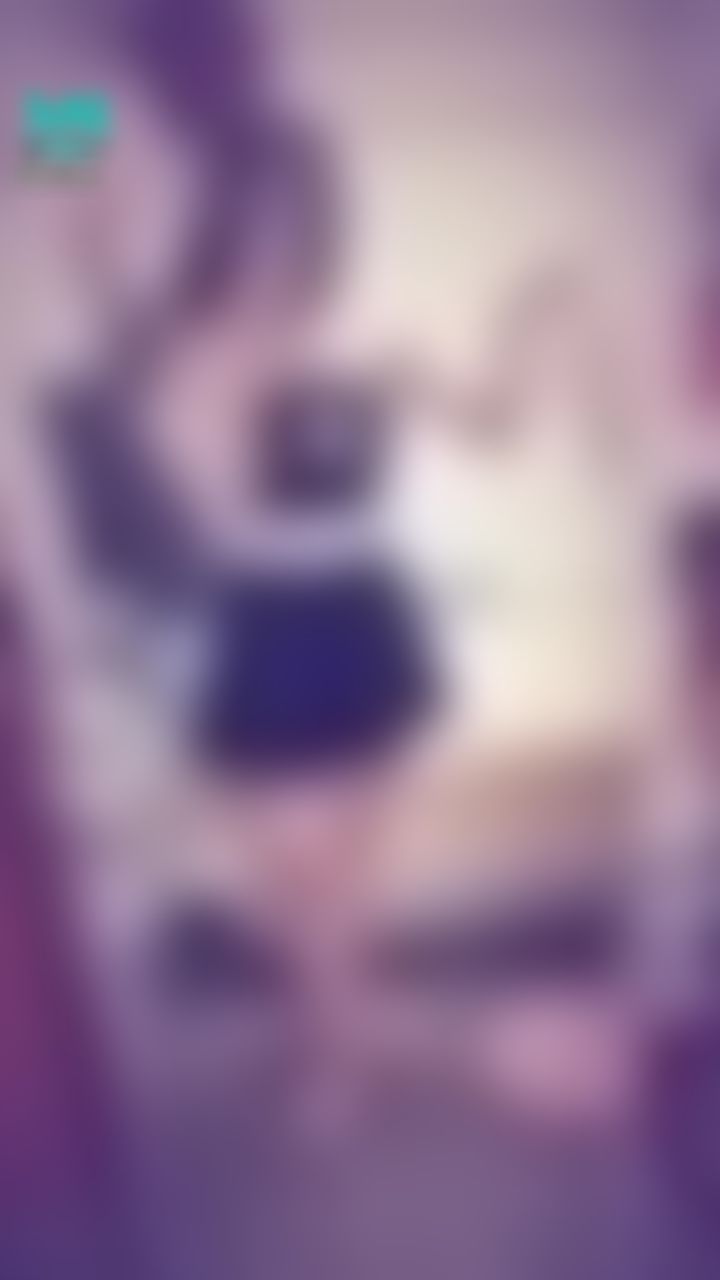 janicee : 隨著音樂漫舞⭐
撩起裙子敬禮💗
胸口的挖空💓
渾圓半球😈
into that hollow👀
#長髮 #黑髮 #sexy #短裙 #氣質 #赤腳 #美腿 #性感 #裸足 #腳趾 #低胸 #細肩帶 #胸 #深V #挖空 #半球 #鎖骨