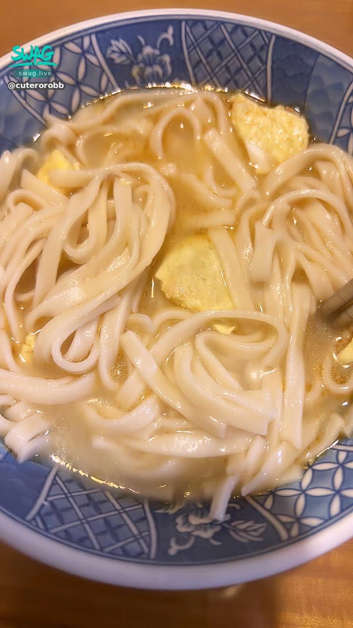 c********b : 還是媽媽煮的麵最好吃😋