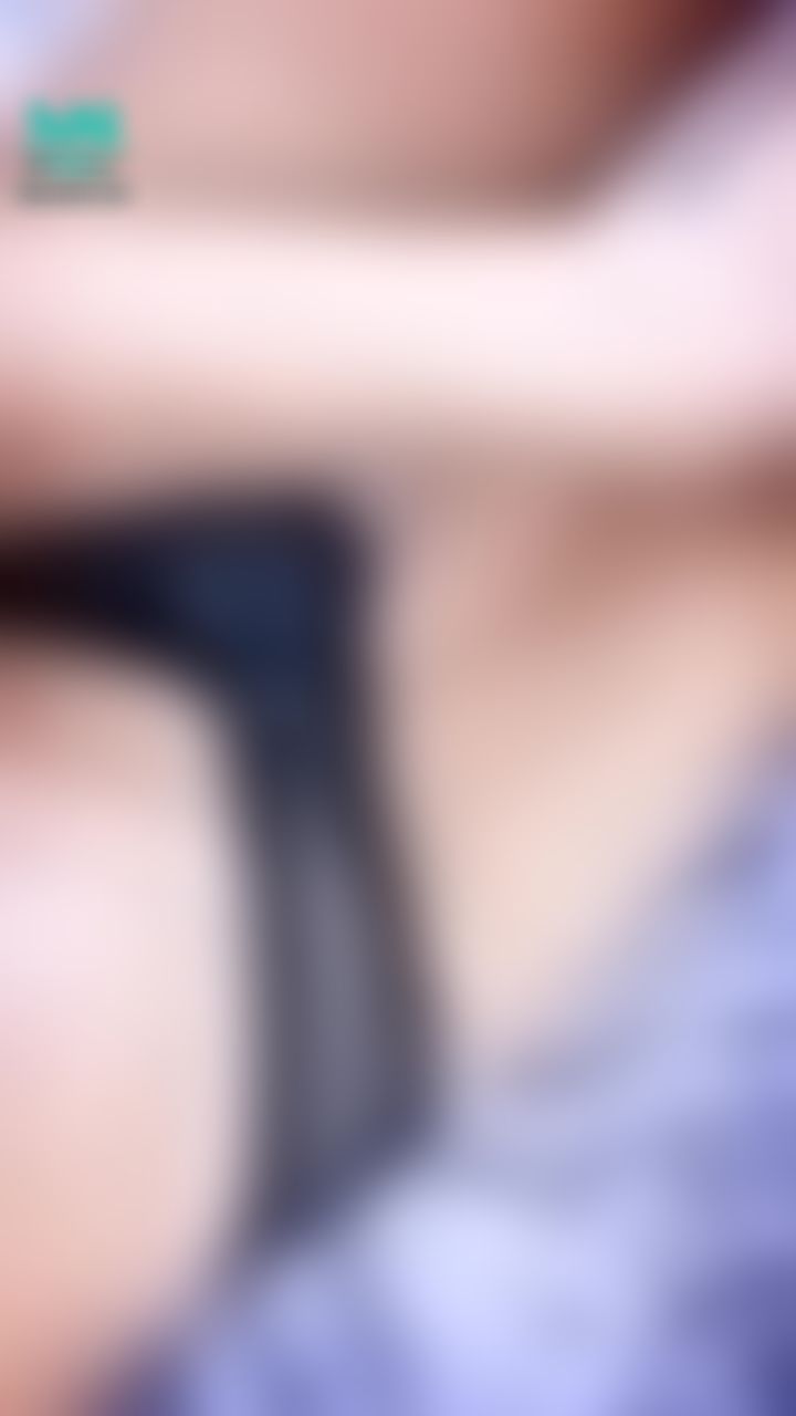 yunibabe : 早安❤️這雙手真壞🙈

睡前放火🔥薄紗性感睡衣誘惑🖤
這系列在下面動態，別錯過了😚

#優妮 #yuni #yunibabe