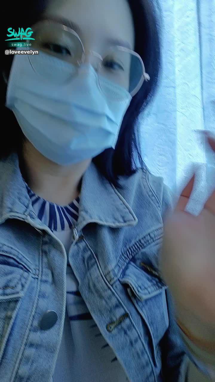 loveevelyn : 搭到車要回去認真工作囉，從心♥️出發