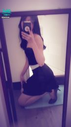janicee : 廁所前面的小空間💚
彎腰的性感視角😍
呼之欲出的半球💋
gonna fall out😈
🌸🌸🌸七月底的小活動:
私訊我「想看」,或前鏡頭窺探揉胸的私藏影片🌸🌸🌸
#長髮 #黑髮 #sexy #短裙 #氣質 #高跟鞋 #美腿 #性感 #細肩帶 #胸 #深V #挖空 #半球 #足控 #鎖骨 #腿控