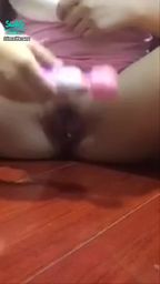 j**********a : 討厭,被AV棒跟胡蘿蔔玩到噴了一地軟腳了,只好坐在自己的淫水上了😮💨