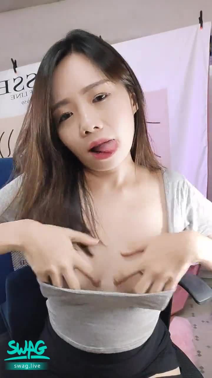 jenzhen : 哥哥喜欢妹妹的奶子吗？
揉奶诱惑, 露点爽歪歪