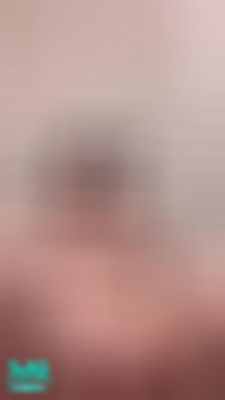 kathyicup : #全裸自慰 巨乳騷御姐
張開腿穴穴對著你自慰，你喜歡我的巨乳？騷穴？還是可愛的臉蛋呢？😈
#露臉 #爆乳 #巨乳 #露點 #肉感 #大腿 #揉奶 #一線鮑 #淫女 #痴女 #自慰