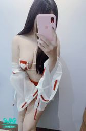 : There are super-colored tits hidden under the clothes 🙈