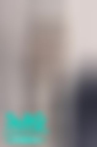 miyukibaby : 鏡子前穿上高跟鞋🦵🏻🦶🏻👠全身上下都超騷…大腿黑絲襪等你來撕破😍👅