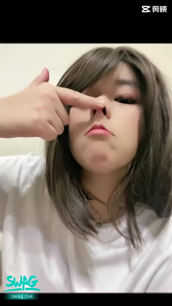 lovemilemile : Ugly photos of honey glass 🤣 super ugly
just a word ugly 🤣🤣🤣🤣 #蜜璃 #沒形象 #搞怪 #扮醜 #搞笑 #肉 #10張照片 #有夠北七 #生活