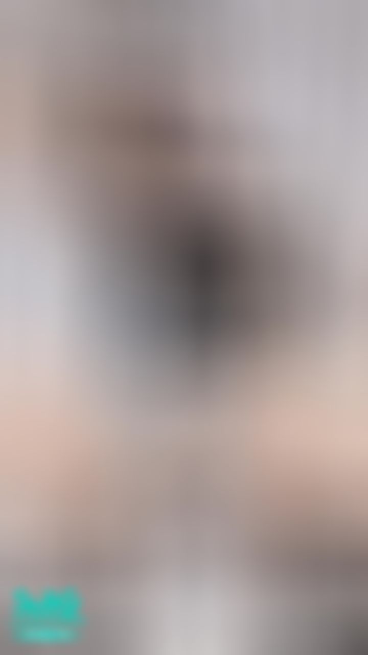 miyukibaby : 穿著牛仔褲M腿開開女上位👉🏻👌🏻😍喜歡看我在上面搖嗎？💦