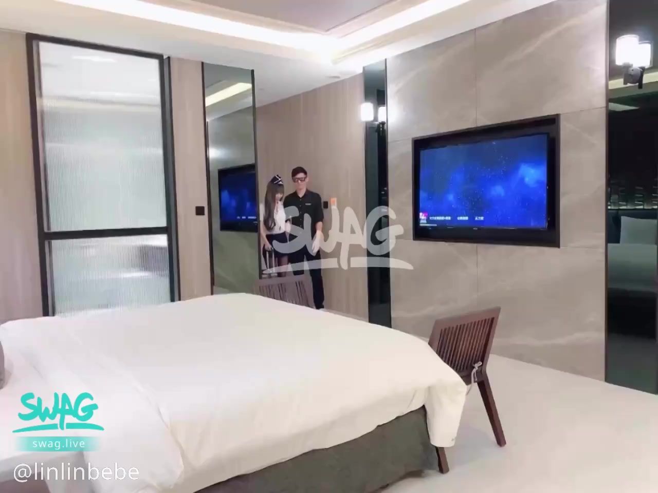 linlinbebe : ✈️ Online beauty stewardess meets married man in 30 minutes ✈️ Pussy Licking Wife’s Phone Check 💬 Lots of Chinese dialogue
