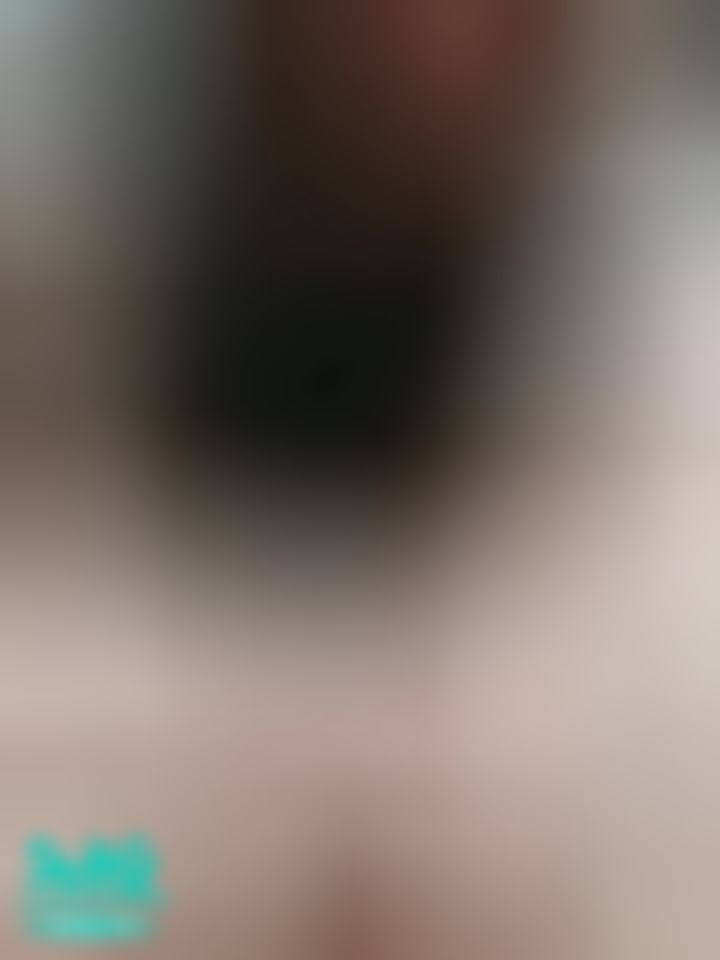 h*******y : 超激凸的奶頭🔥
奶都漲成這樣，你還在直盯盯的看嘛😏那我用舌頭誘惑你 看你還受不受的了😈