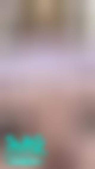 jujunabe : 又翹又尖的奶頭，想不想舔一口？