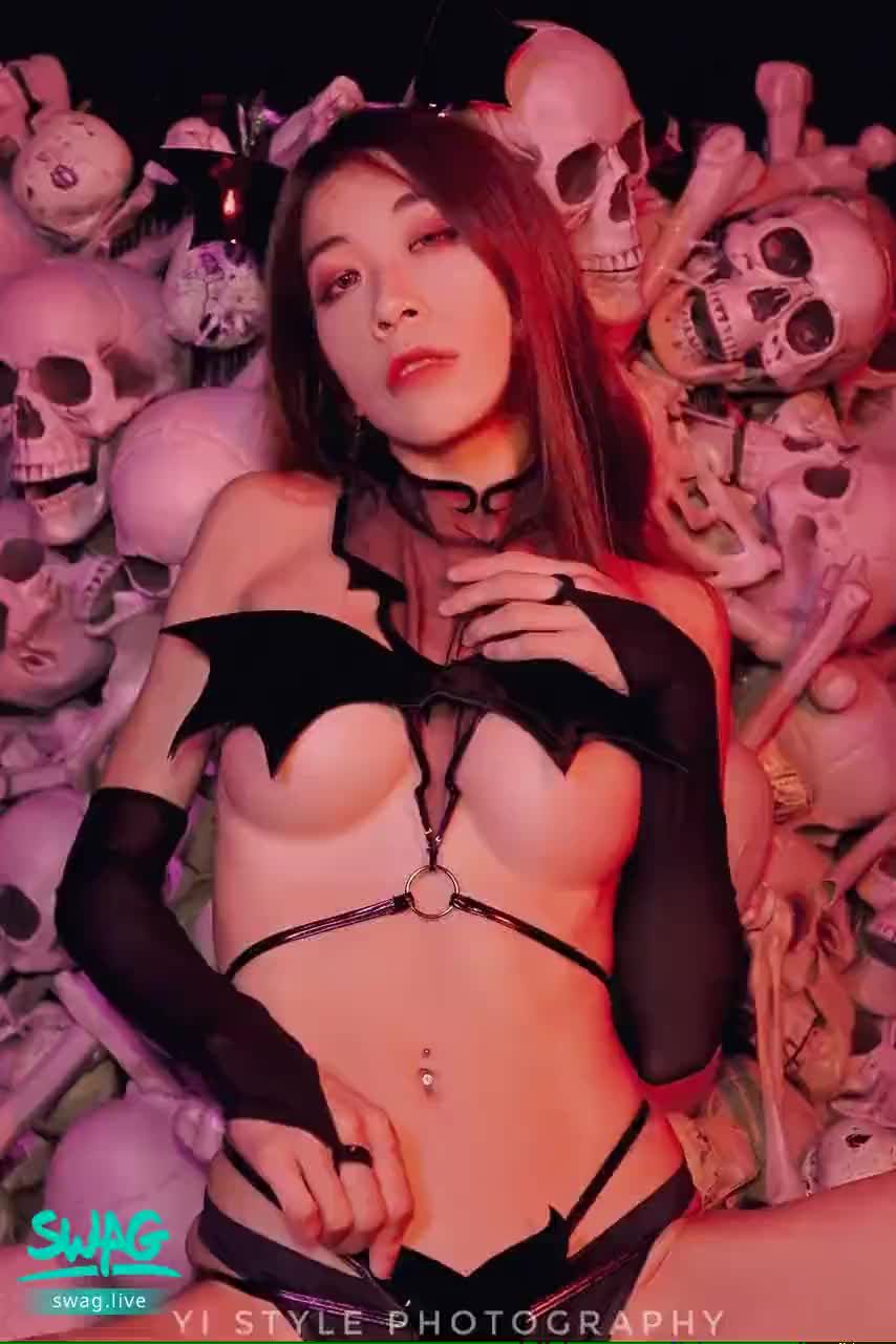amy_lee : 更多性感的照片可以追蹤我或私訊我呦☺️☺️

#sexy #性感 #奶
