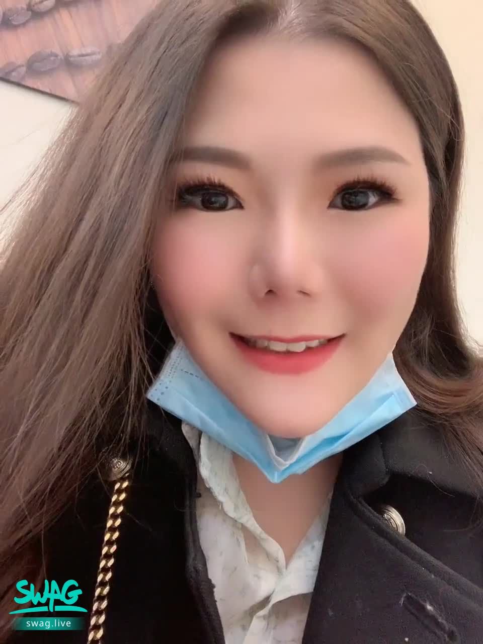  : 戴口罩也可以笑一個吧
