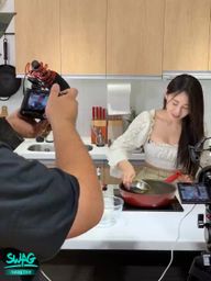 : Cocoa's cooking... 🤔