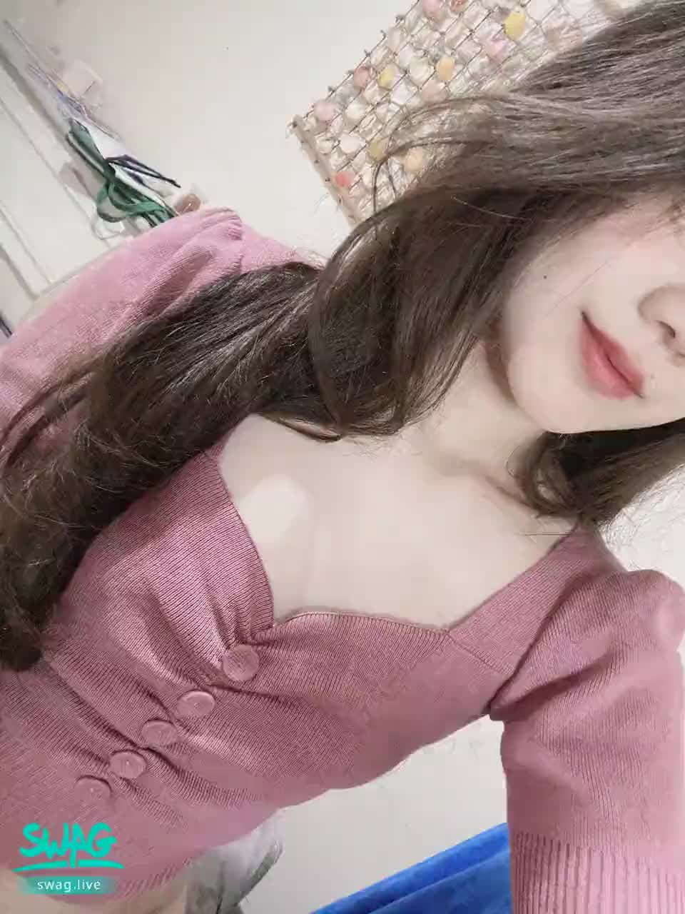 angelyunana : 大多半夜直播
點點關注不落後
許願你們心之所想
點燃心中慾火