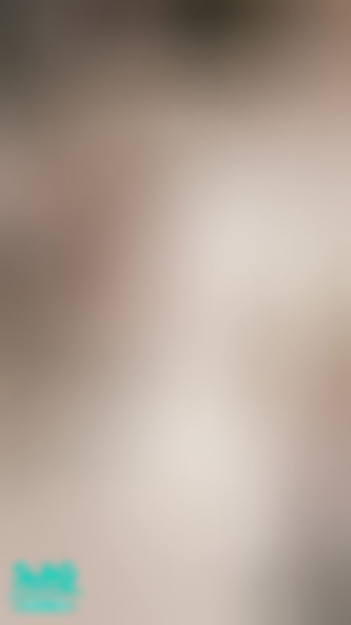 angelinababy : 狠愛吃棒棒-全裸無套實戰
真的很想要肉棒進入 女上位 一線鮑被撥開 把紅紅燙燙的肉棒 直接塞入小蜜穴
啊!!忘記戴套子了~
沒關係!這樣更舒服喔!!