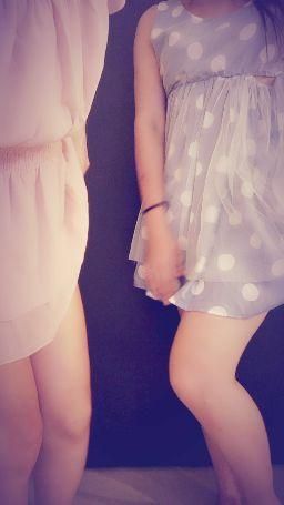 quanna : Q娜跟堂姐一起脫😜