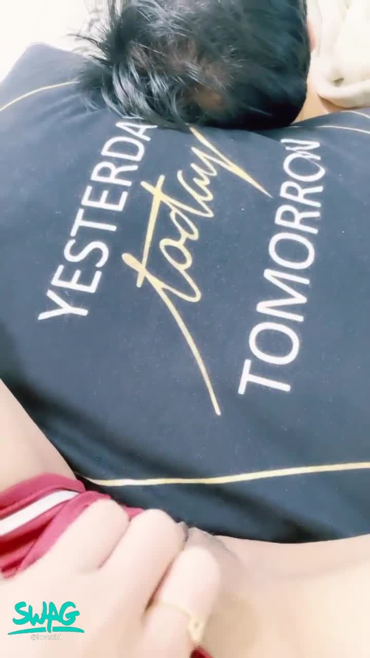  : 🤪惡整哥哥系列2️⃣騎在哥哥頭上露鮑自慰