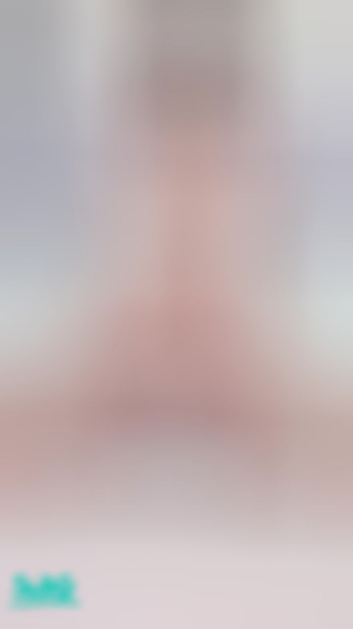 tammy_xoxo : 淫蕩女上位騎枕頭💦咬著內褲好刺激😈真希望天天都有大棒棒可以騎🥹