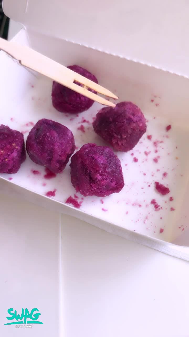 lynnbae : 早安🍡 奶粉寶寶們吃早餐了嗎？我是螞蟻人🧏🏻‍♀️