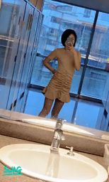 : Every time I wear it so short, I just want to seduce my colleagues. 😏😏